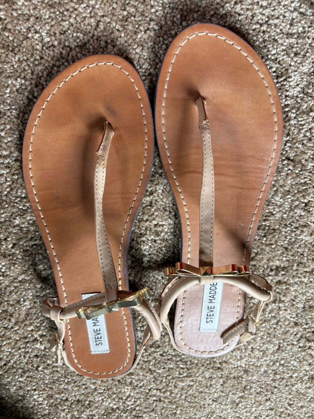 Steve Madden Beige Bow T-Strap Sandals with Gold Accent